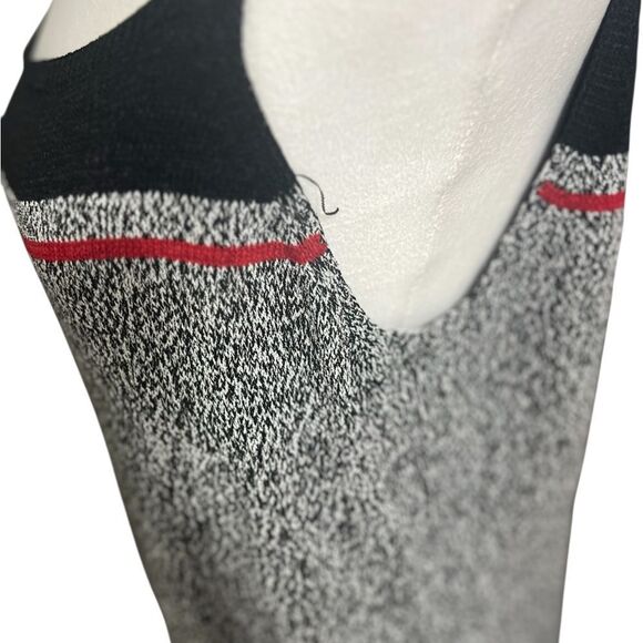 Sigrid Olsen Tank Top Hand Knit Large Square Neck Stretch Vintage Gray Red
Black - Picture 2 of 10